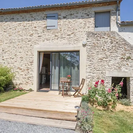 Spacieux Avec Jardin Prive A 20 Km De Nantes, Equipe Wi-fi Et Ideal Pour Familles - Fr-1-306-801 *